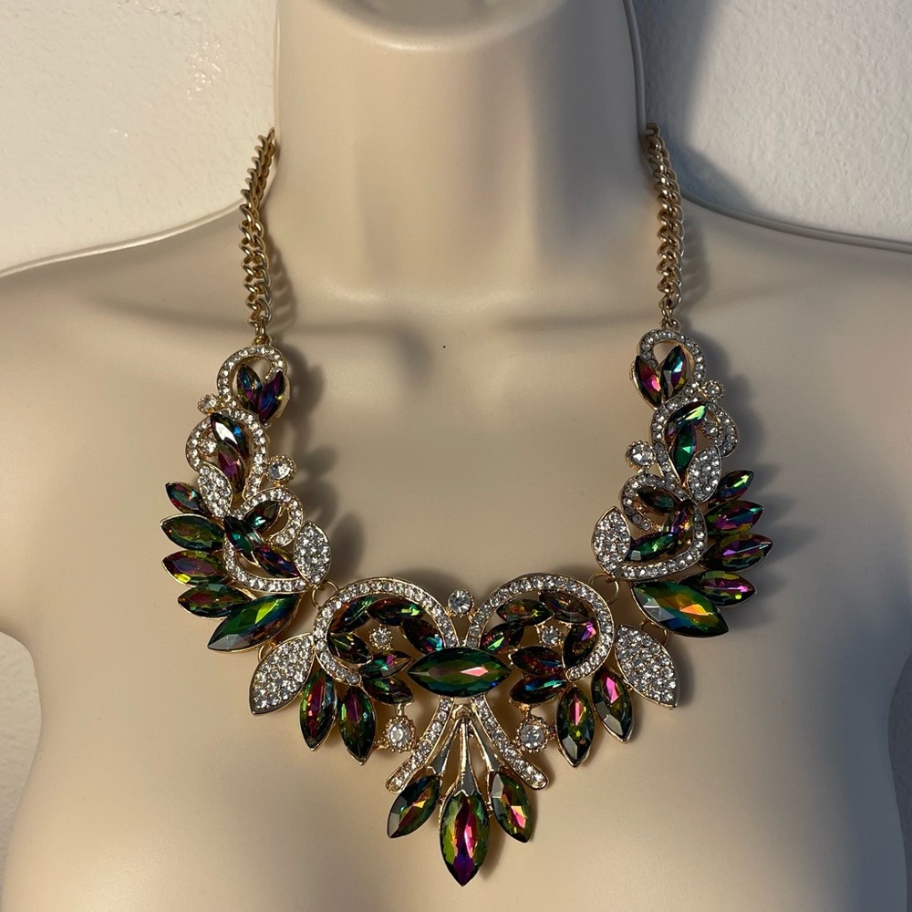 Elegant Statement Necklace
